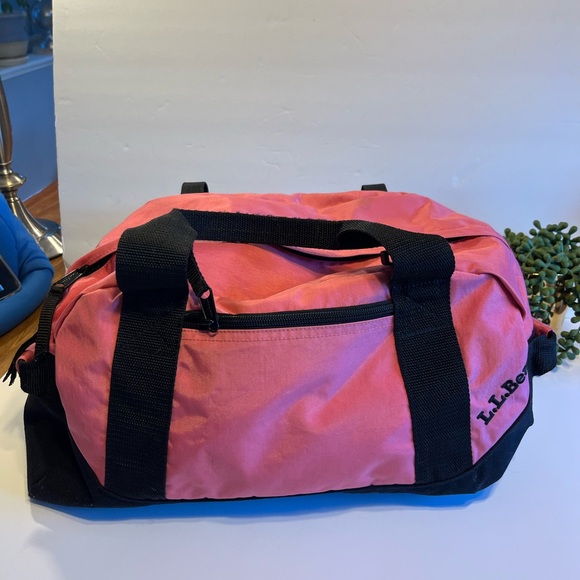 L.L. Bean Pink Small Gym Duffle Bag. - Picture 2 of 7